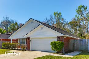 Middleburg house for rent - A house with a garage is for sale.