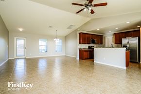 Cape Coral house for rent - 2111 NW 10 Ave Cape Coral, FL 33993