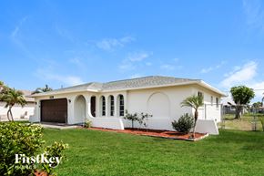 Cape Coral house for rent - 2126 SE 5 Ter Cape Coral, FL 33990