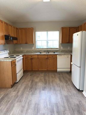 Jacksonville house for rent - 2137 Featherwood Drive W Jacksonville, FL 32233