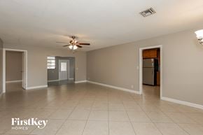 Hollywood house for rent - 2200 N 55 Ave Hollywood, FL 33021