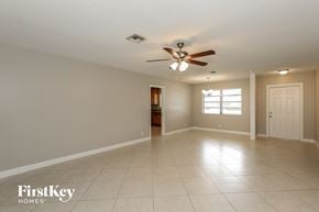 Hollywood house for rent - 2200 N 55 Ave Hollywood, FL 33021
