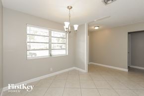 Hollywood house for rent - 2200 N 55 Ave Hollywood, FL 33021