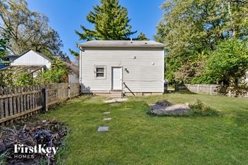 Indianapolis house for rent - 2229 West 58th Street Indianapolis, IN 46228