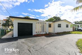 Lauderhill house for rent - 2230 NW 42 Ave Lauderhill, FL 33313