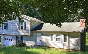 Snellville house for rent - 2235 Clinchfield Court Snellville, GA 30078
