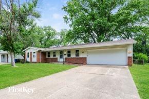 Florissant house for rent - A house with a garage is for sale.