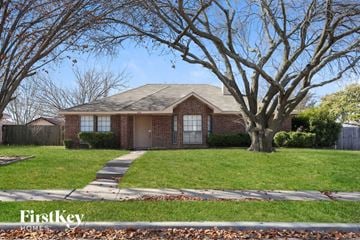 Rowlett house for rent - 2321 Lakeshore Lane Rowlett, TX 75088