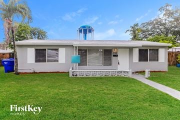 Hollywood house for rent - 2322 N 28 Ave Hollywood, FL 33020