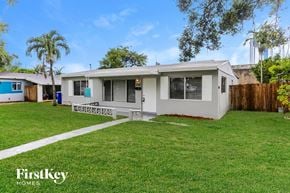Hollywood house for rent - 2322 N 28 Ave Hollywood, FL 33020