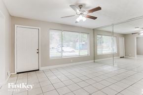 Hollywood house for rent - 2322 N 28 Ave Hollywood, FL 33020