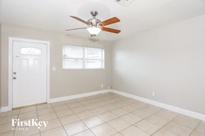 Miramar house for rent - 2350 SW 68 Ter Miramar, FL 33023