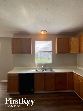 Indianapolis house for rent - 2377 Willowview Drive Indianapolis, IN 46239