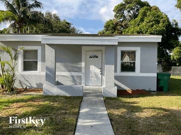 Miami Gardens house for rent - 2440 NW 162nd St Miami Gardens, FL 33054