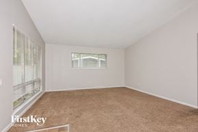 Florissant house for rent - 2490 Flamingo Dr Florissant, MO 63031