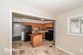 Indianapolis house for rent - the kitchen is clean and ready for us to use