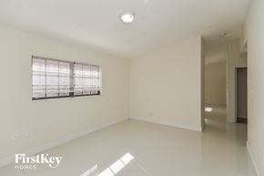 Hialeah house for rent - 2664 W 70th Pl Hialeah, FL 33016