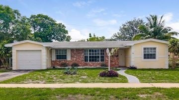 Lauderdale Lakes house for rent - 2700 NW 36th Ave Lauderdale Lakes, FL 33311