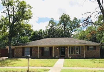 Pantego house for rent - 2710 Peachtree Ln Pantego, TX 76013