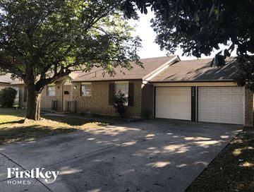 Fort Worth house for rent - 2908 Portales Dr Fort Worth, TX 76116