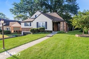 Cincinnati house for rent - 3233 Hanna Ave Cincinnati, OH 45211