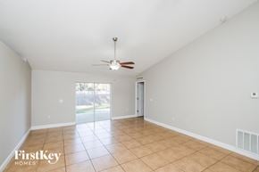 Palm Bay house for rent - the spacious living room is clean and ready for you to use