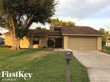 Cape Coral house for rent - 3415 SE 4th Ave Cape Coral, FL 33904