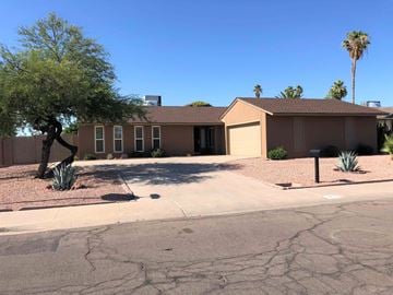 Phoenix house for rent - 3672 W Windrose Dr Phoenix, AZ 85029