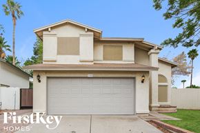 Glendale house for rent - a white house with a white garage door