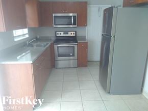 Lauderhill house for rent - 3740 NW 4th Pl Lauderhill, FL 33311