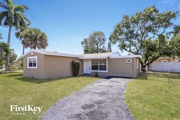 Lauderhill house for rent - 3750 NW 4th Pl Lauderhill, FL 33311
