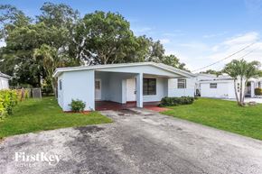 Lauderhill house for rent - 3751 NW 9 Ct Lauderhill, FL 33311