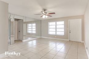 Lauderhill house for rent - 3751 NW 9 Ct Lauderhill, FL 33311