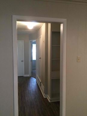 Dallas house for rent - full view of the hallway and closet with door open