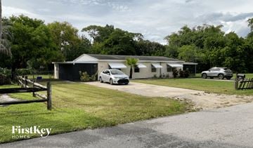 Palm Springs house for rent - 3907 Coconut Rd Palm Springs, FL 33461