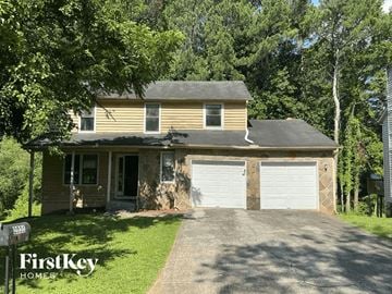 Stone Mountain house for rent - 3931 Springleaf Drive Stone Mountain, GA 30083