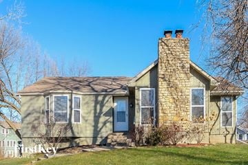 Lee's Summit house for rent - 3934 SW Linden Ct Lee's Summit, MO 64082