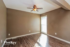 Lee's Summit house for rent - 3934 SW Linden Ct Lee's Summit, MO 64082