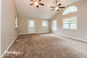 Marietta house for rent - the master bedroom is spacious and has a ceiling fan