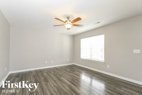 Winston-Salem house for rent - the living room is clean and ready for the guests to use