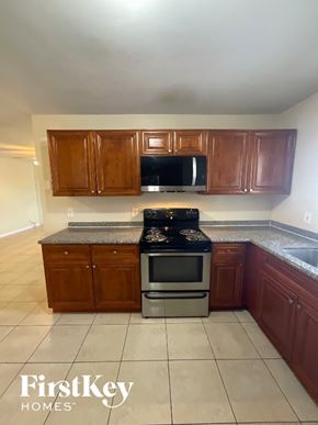 West Palm Beach house for rent - 4304 N Shore Dr West Palm Beach, FL 33407