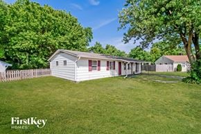 Indianapolis house for rent - 4315 Standish Drive Indianapolis, IN 46221