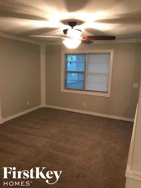 Kansas City house for rent - 4800 N Wallace Kansas City, MO 64119