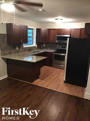 Kansas City house for rent - 4800 N Wallace Kansas City, MO 64119