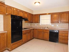 Memphis house for rent - 4832 Rolling Meadows Drive Memphis, TN 38128