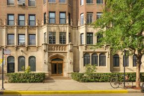 Chicago apartment for rent - the building in which the apartment is located