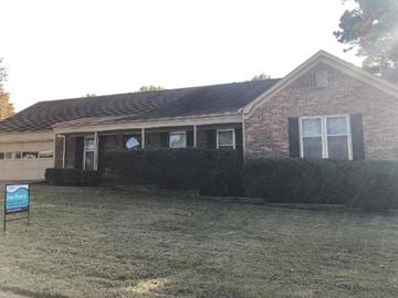 Memphis house for rent - 4965 Ridge Tree Drive Memphis, TN 38128