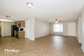 Glendale house for rent - 5031 W Windrose Dr Glendale, AZ 85304