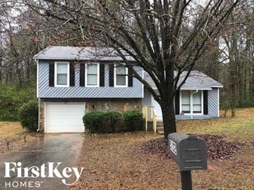 Stone Mountain house for rent - 5102 Galbraith Circle Stone Mountain, GA 30088