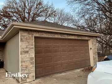 Kansas City house for rent - 5110 N Bellaire Ave Kansas City, MO 64119